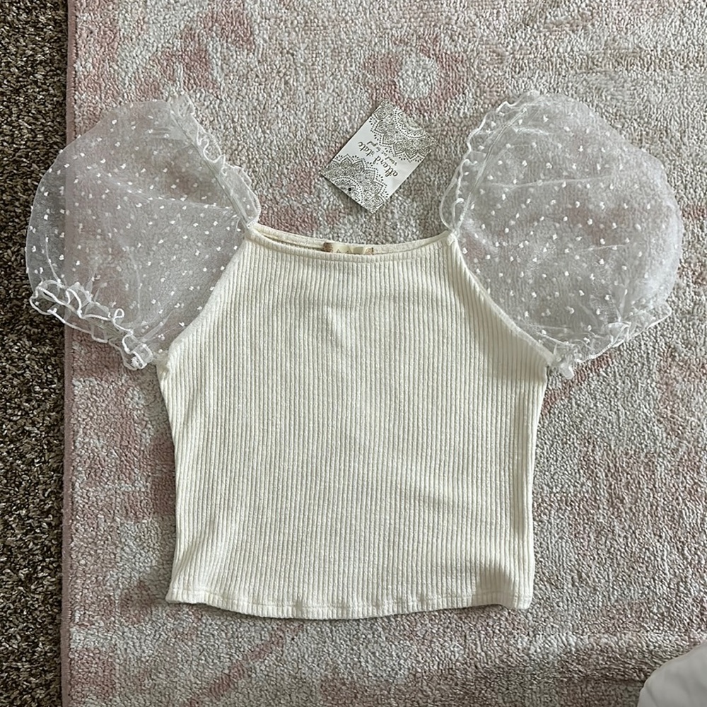 NWT Altar’d State puff sleeve top